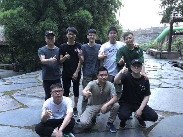 信守承諾 懶人沙發(fā)廠家這幫小伙子杠杠的！